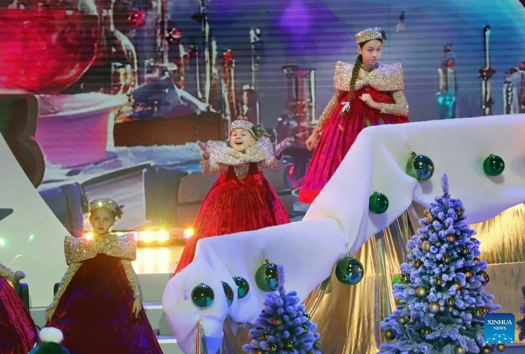 Tổng thống Belarus tham dự sự kiện dành cho trẻ em nhân dịp Năm mới. (Nguồn: Tân Hoa xã) Tổng thống Belarus tham dự sự kiện dành cho trẻ em nhân dịp Năm mới. (Nguồn: Tân Hoa xã)