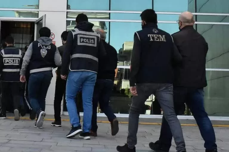 Thổ Nhĩ Kỳ bắt giữ 93 nghi phạm liên quan đến âm mưu đảo chính. (Nguồn: Turkish Minute) Thổ Nhĩ Kỳ bắt giữ 93 nghi phạm liên quan đến âm mưu đảo chính. (Nguồn: Turkish Minute)