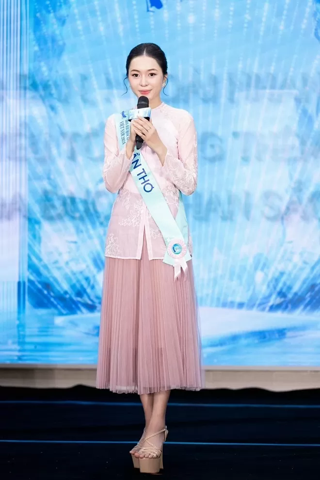 Ngắm nhan sắc đời thường của Hoa hậu Kiều Duy Ngắm nhan sắc đời thường của Hoa hậu Kiều Duy