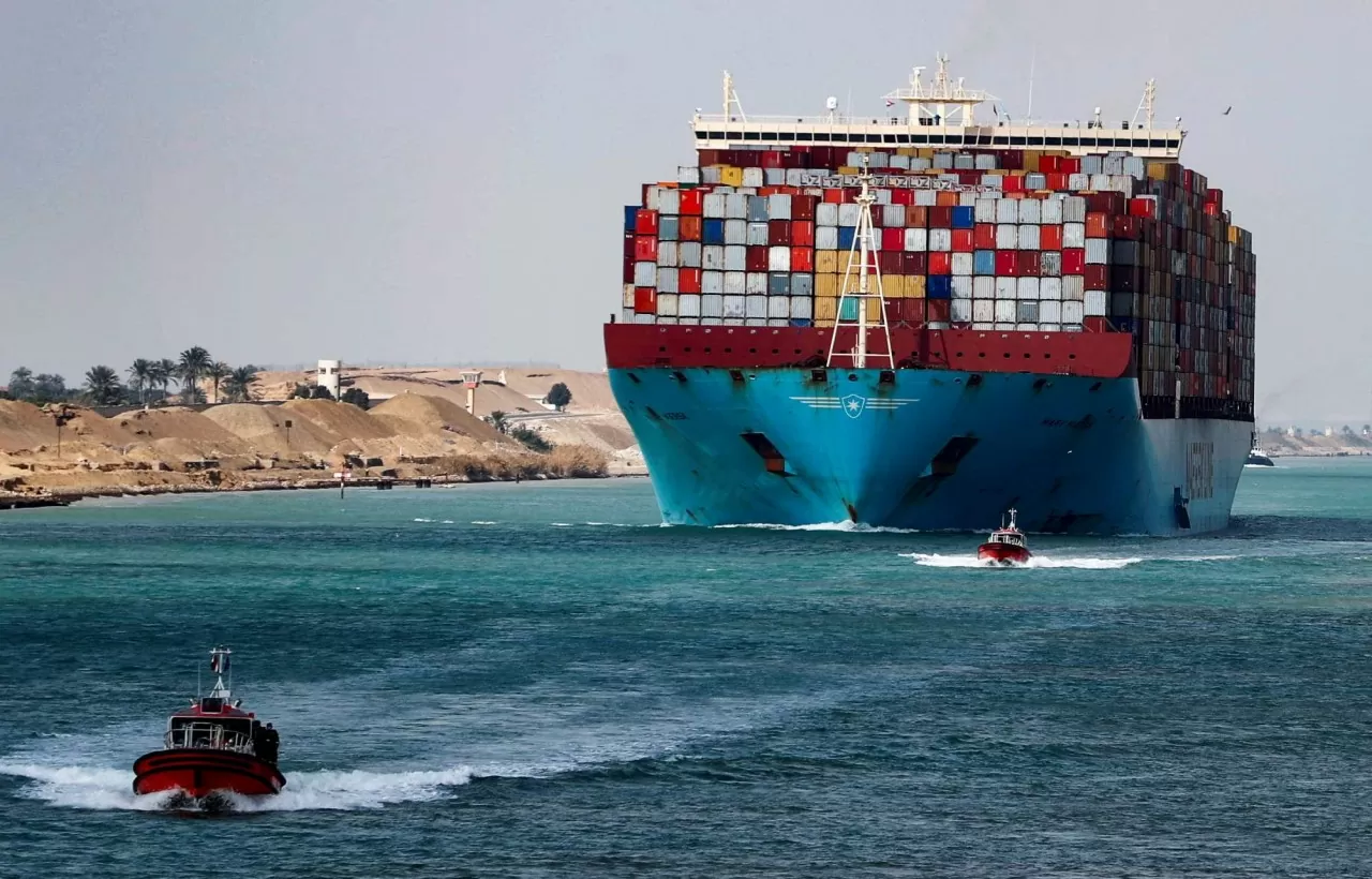 Doanh thu Kênh đào Suez giảm hơn 60% trong năm 2024 do các vấn đề khu vực. (Nguồn: Reuters)