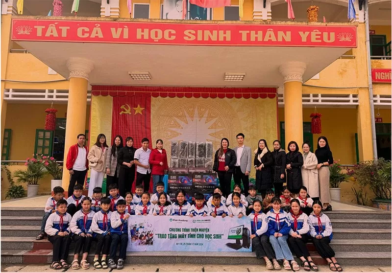 Hoàng Long Computer trao tặng máy tính cho trường Tiểu học Nhữ Khê, hỗ trợ nhà trường triển khai mô hình Trường học mở KAV hiệu quả Hoàng Long Computer trao tặng máy tính cho trường Tiểu học Nhữ Khê, hỗ trợ nhà trường triển khai mô hình Trường học mở KAV hiệu quả