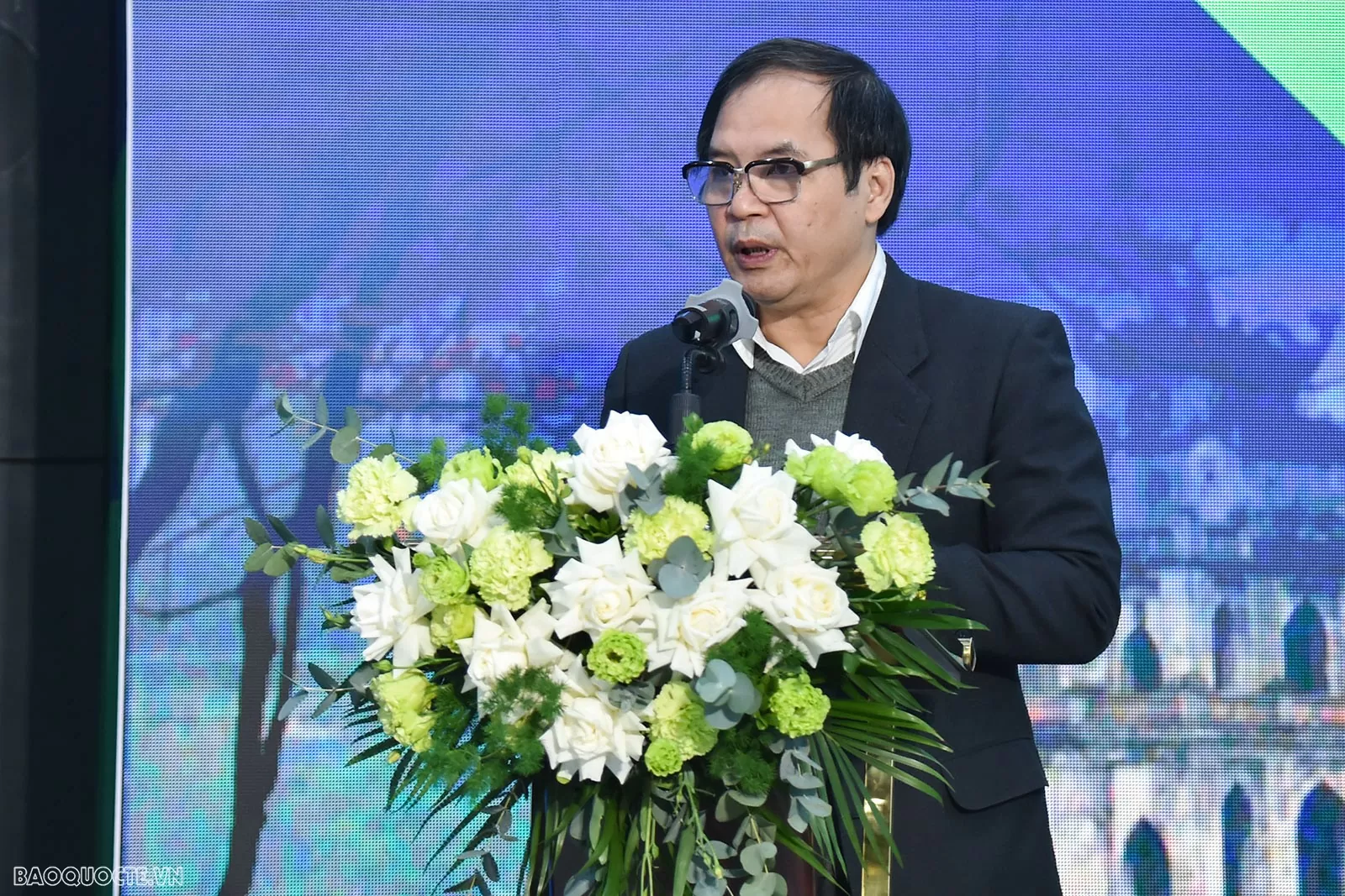 Bộ Ngoại giao, cơ quan đại diện Việt Nam ở nước ngoài sẵn sàng đồng hành, hỗ trợ doanh nghiệp vừa và nhỏ Bộ Ngoại giao, cơ quan đại diện Việt Nam ở nước ngoài sẵn sàng đồng hành, hỗ trợ doanh nghiệp vừa và nhỏ