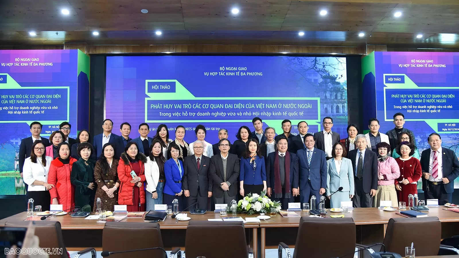 Bộ Ngoại giao, cơ quan đại diện Việt Nam ở nước ngoài sẵn sàng đồng hành, hỗ trợ doanh nghiệp vừa và nhỏ Bộ Ngoại giao, cơ quan đại diện Việt Nam ở nước ngoài sẵn sàng đồng hành, hỗ trợ doanh nghiệp vừa và nhỏ