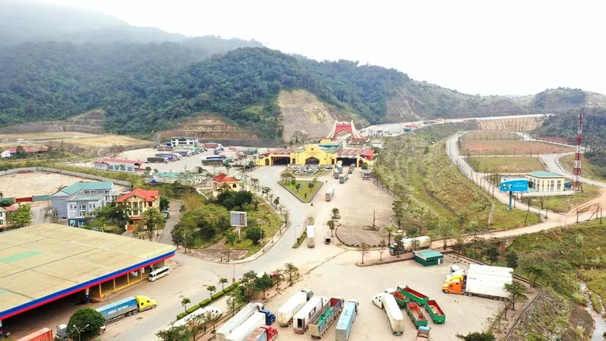 Với hệ thống 33 cửa khẩu và 9 khu kinh tế cửa khẩu, hợp tác thương mại, nhất là thương mại biên giới giữa Việt Nam và Lào còn nhiều dư địa để phát triển. (Nguồn: bienphong.vn) Với hệ thống 33 cửa khẩu và 9 khu kinh tế cửa khẩu, hợp tác thương mại, nhất là thương mại biên giới giữa Việt Nam và Lào còn nhiều dư địa để phát triển. (Nguồn: bienphong.vn)