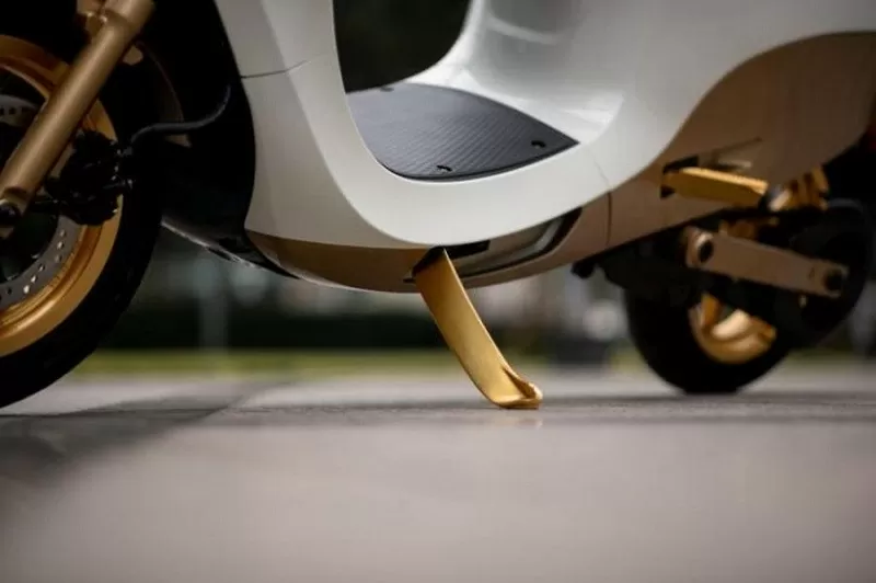 Cận cảnh xe tay ga điện dát vàng Ola S1 Pro Sona Edition vừa ra mắt Cận cảnh xe tay ga điện dát vàng Ola S1 Pro Sona Edition vừa ra mắt