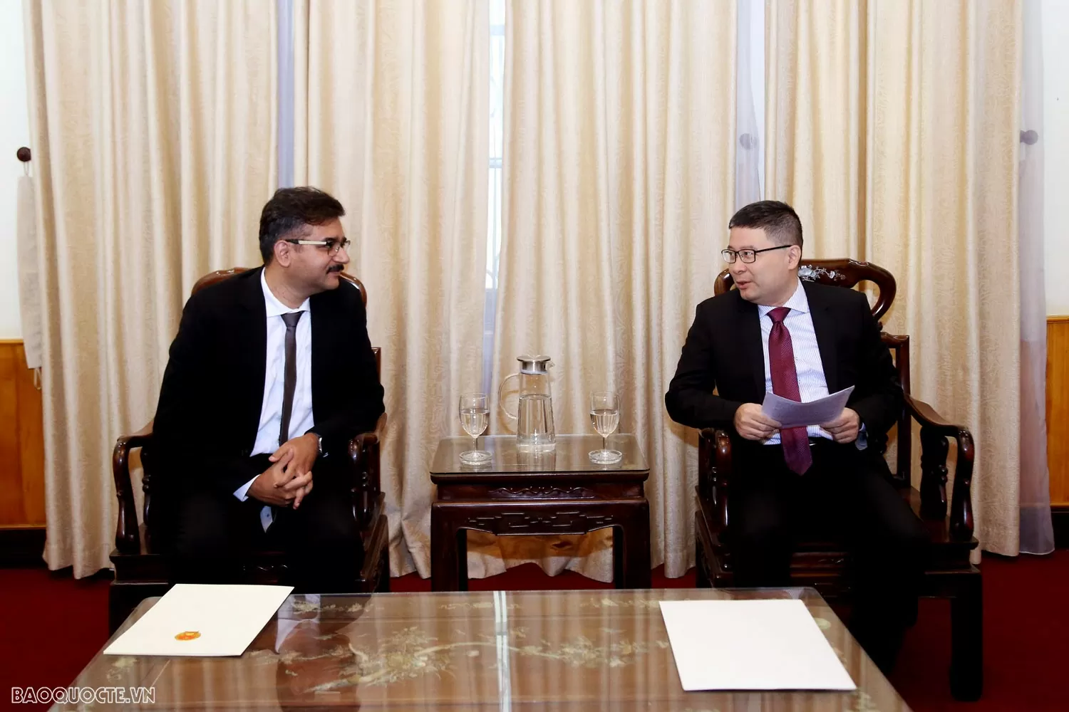 Trao Giấy Chấp nhận lãnh sự cho Tổng Lãnh sự mới của Ấn Độ tại Thành phố Hồ Chí Minh Trao Giấy chấp nhận lãnh sự cho Tổng Lãnh sự mới của Ấn Độ tại Thành phố Hồ Chí Minh