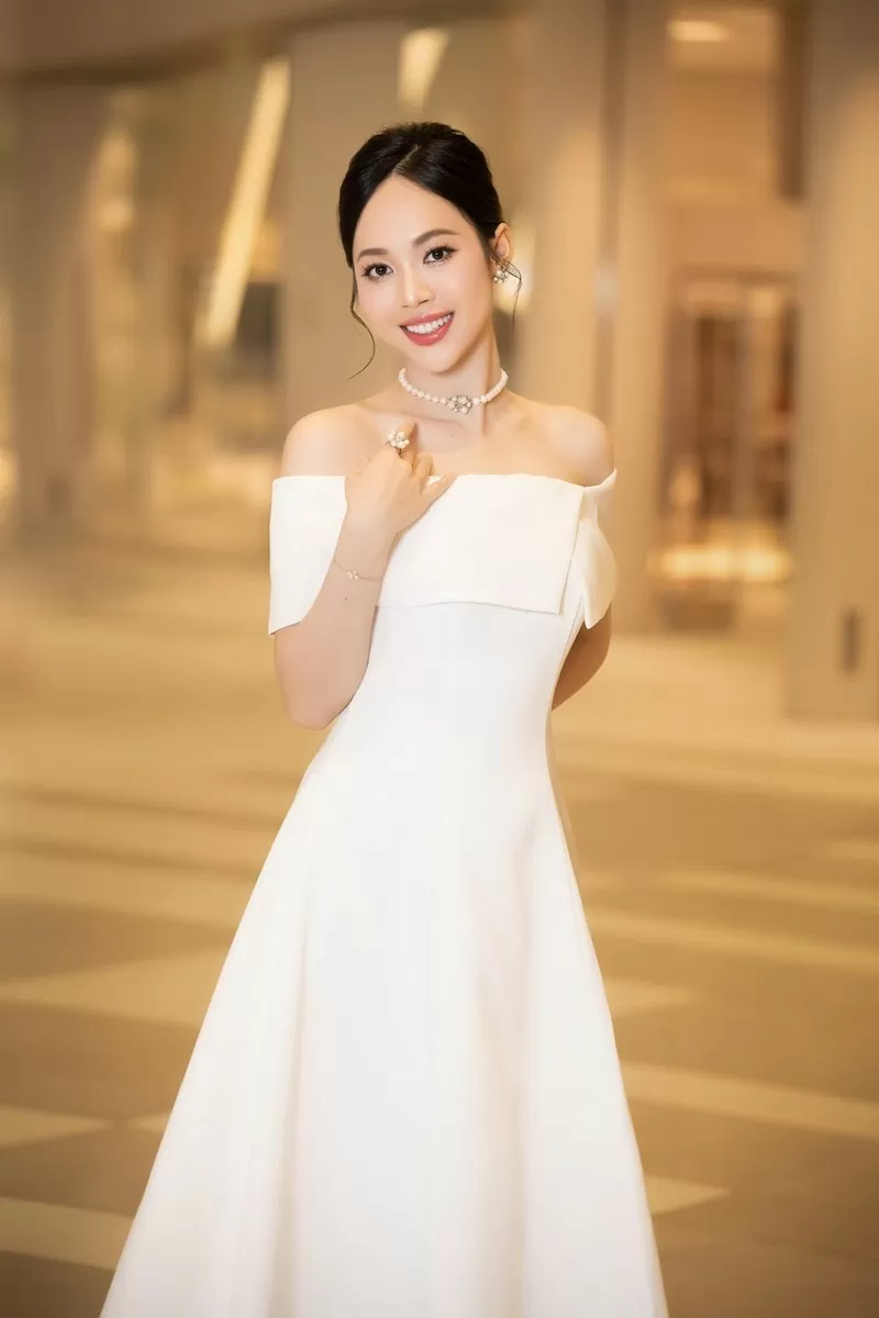 Á hậu Trịnh Thùy Linh Á hậu Trịnh Thùy Linh