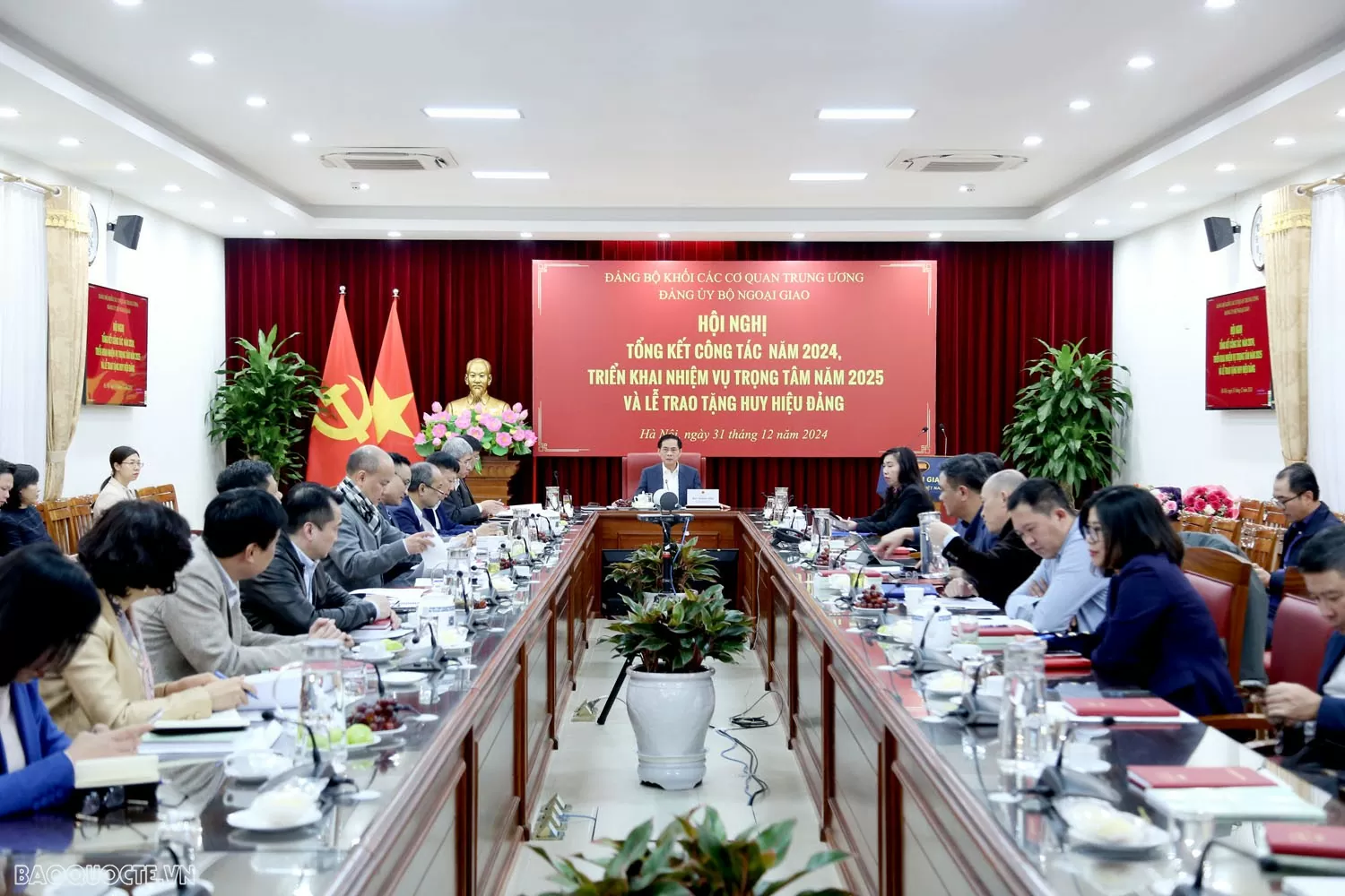 Đảng bộ Bộ Ngoại giao tổ chức Tổng kết công tác năm 2024, phương hướng, nhiệm vụ trọng tâm năm 2025 Đảng ủy Bộ Ngoại giao tổ chức Hội nghị Tổng kết công tác năm 2024 và triển khai nhiệm vụ trọng tâm năm 2025