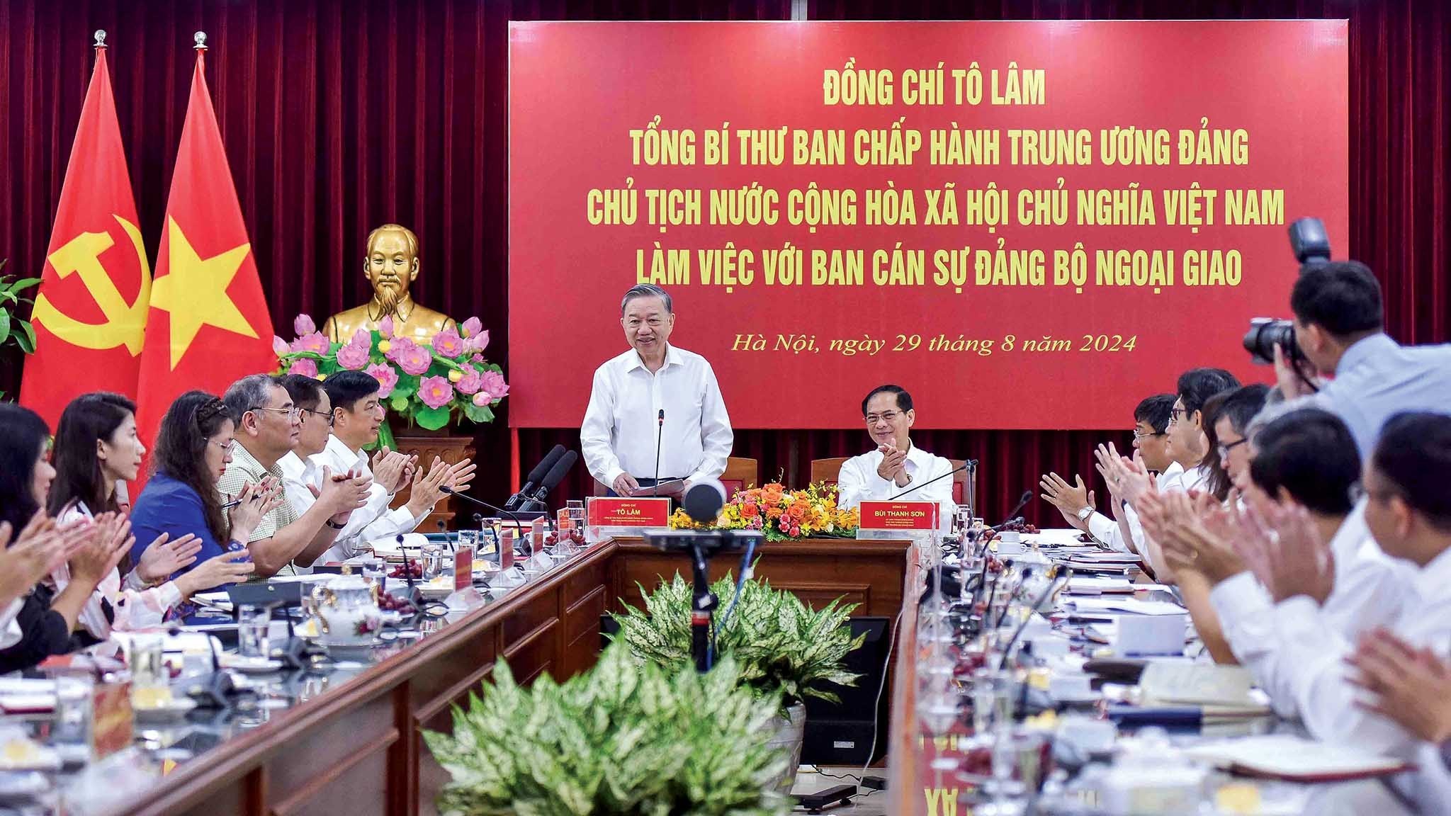 doi ngoai viet nam truoc khoi diem lich su moi