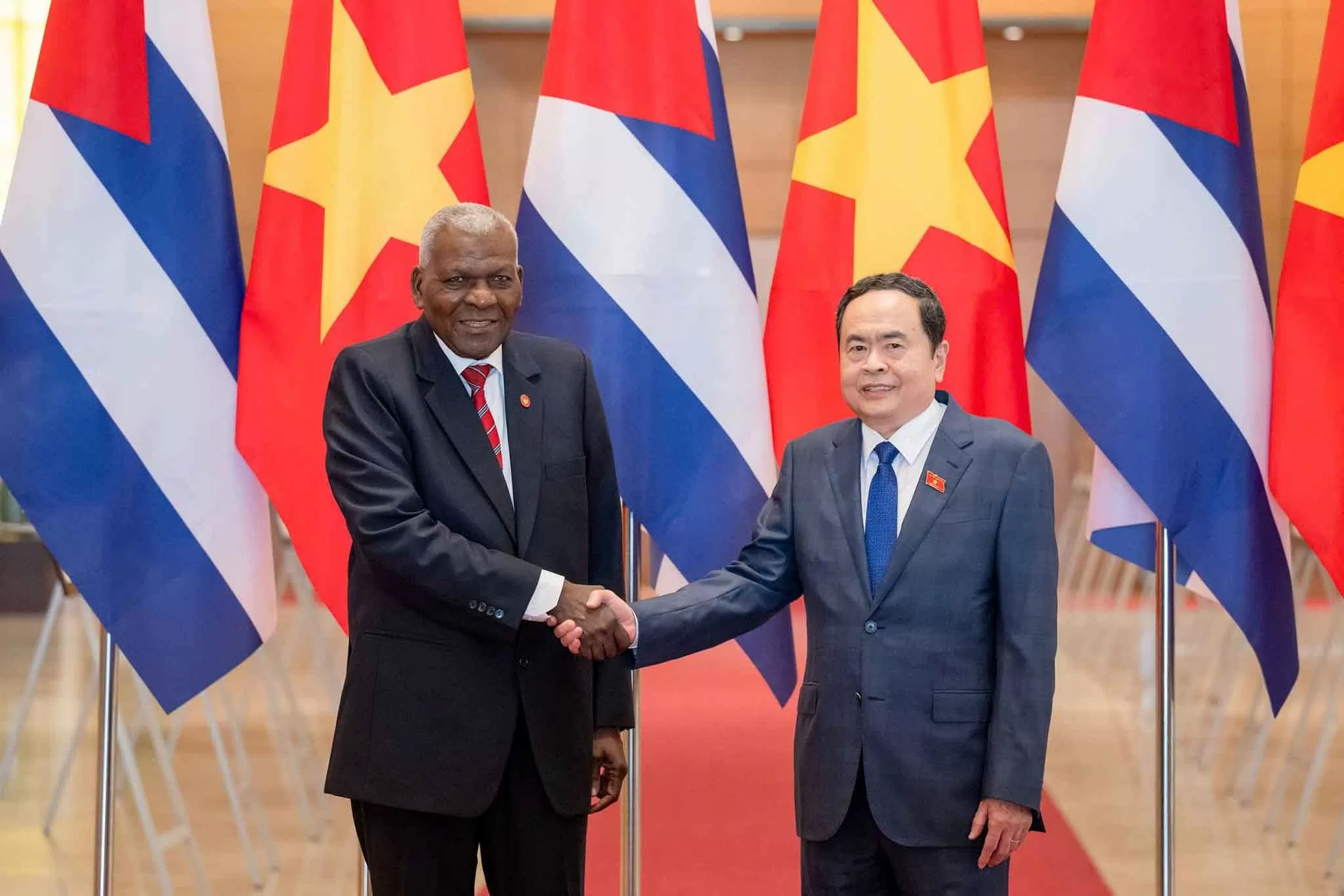 Chủ tịch Quốc hội Trần Thanh Mẫn đón Chủ tịch Quốc hội Chính quyền Nhân dân, Chủ tịch Hội đồng Nhà nước Cuba Esteban Lazo Hernandez thăm làm việc tại Việt Nam từ ngày 2-3/11. (Nguồn: TTXVN)