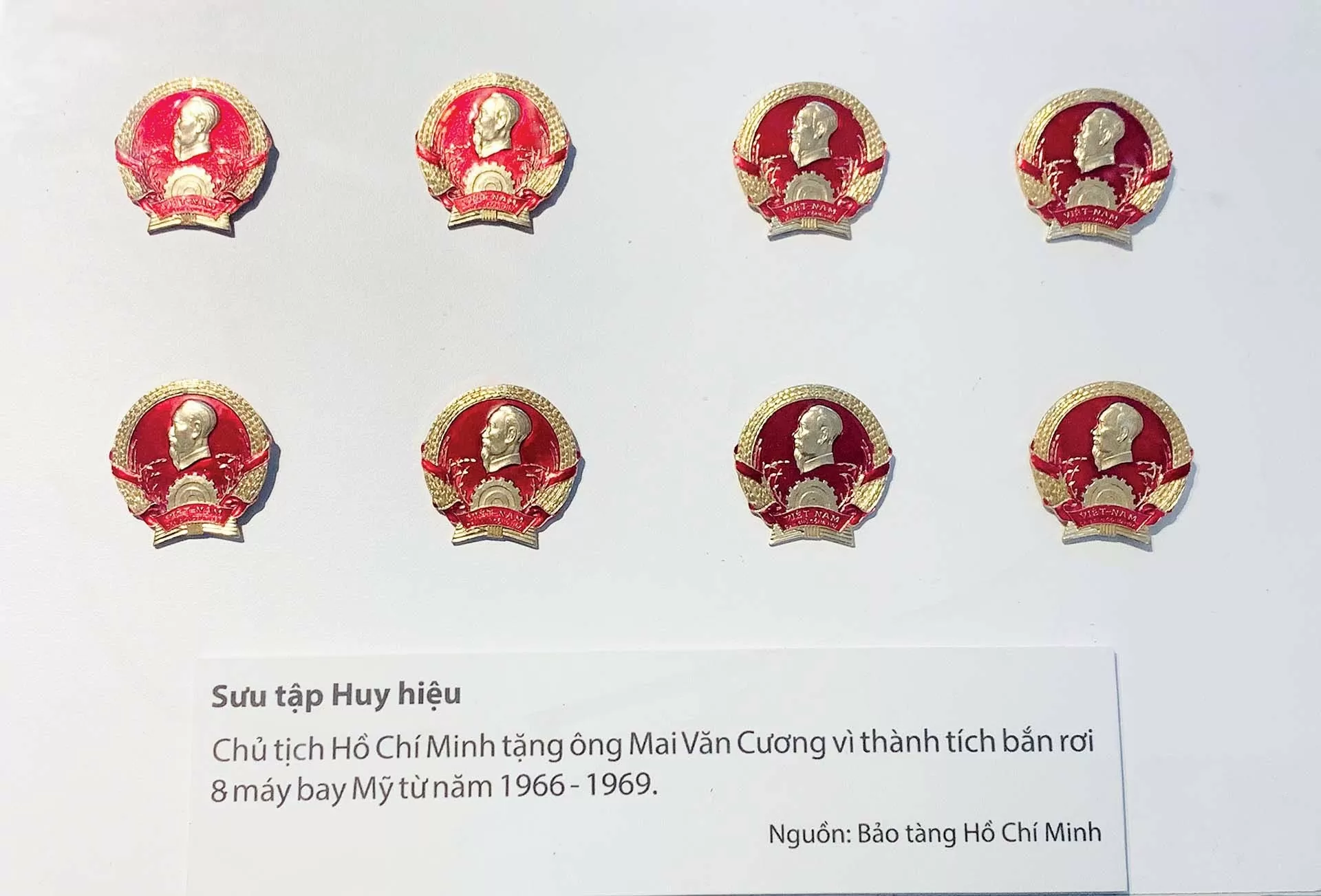 Kỷ vật kể chuyện Bác Hồ với chiến sĩ Kỷ vật kể chuyện Bác Hồ với chiến sĩ