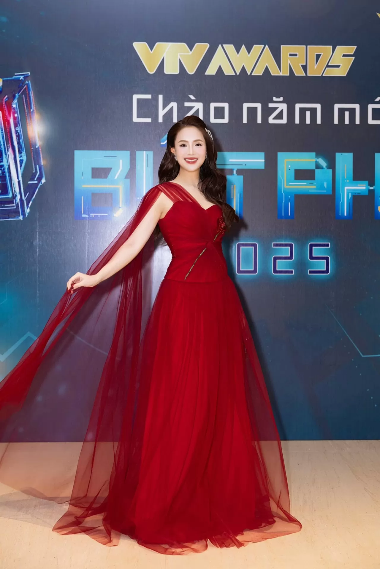 Diễn viên Hồng Diễm tỏa sáng Diễn viên Hồng Diễm tỏa sáng