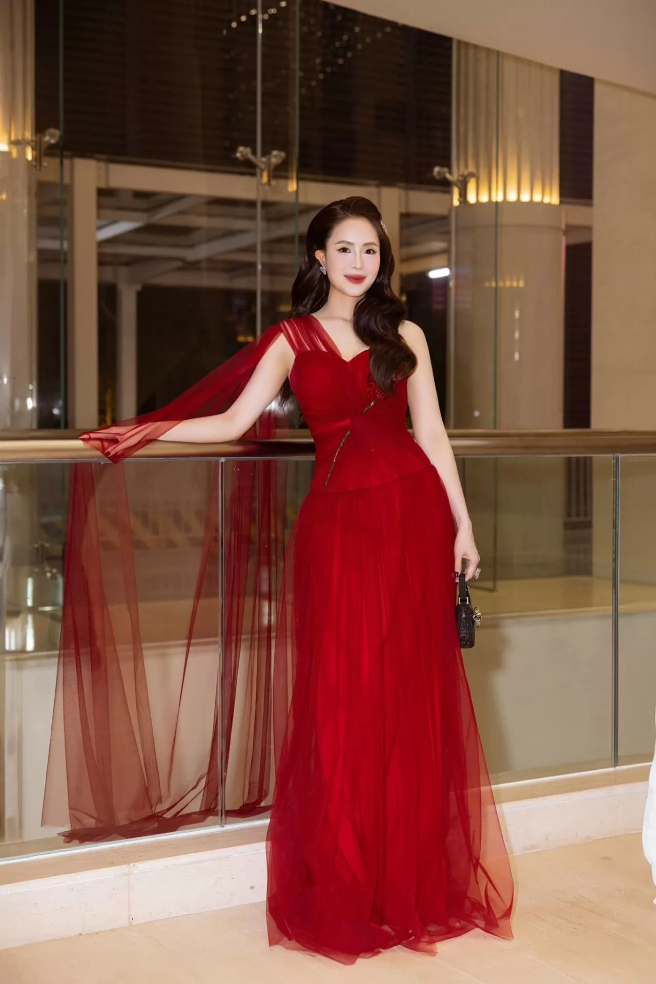 Diễn viên Hồng Diễm tỏa sáng Diễn viên Hồng Diễm tỏa sáng