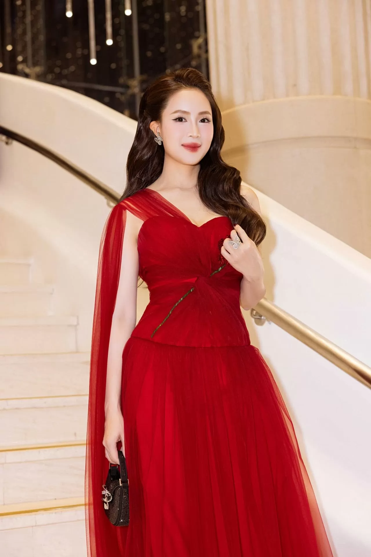 Diễn viên Hồng Diễm tỏa sáng Diễn viên Hồng Diễm tỏa sáng