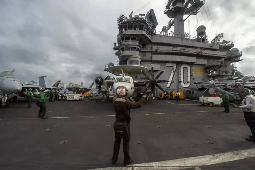 Tàu USS Carl Vinson cập cảng Malaysia, cam kết một điều về an ninh khu vực Tàu USS Carl Vinson cập cảng Malaysia, cam kết một điều về an ninh khu vực