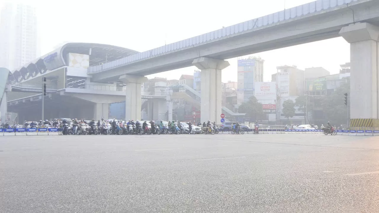 Giao thông Thủ đô 'nghiêm chỉnh' trong những ngày đi làm đầu tiên của năm 2025 Giao thông Thủ đô 'nghiêm chỉnh' trong những ngày đi làm đầu tiên của năm 2025