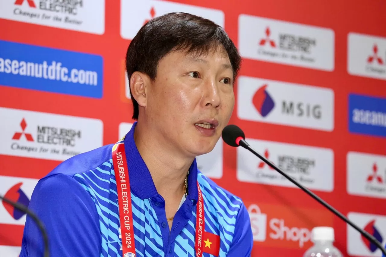 HLV Kim Sang Sik: Mục tiêu của đội tuyển Việt Nam là giành chiến thắng tại Thái Lan. (Nguồn: Baothanhnien) HLV Kim Sang Sik: Mục tiêu của đội tuyển Việt Nam là giành chiến thắng tại Thái Lan. (Nguồn: Baothanhnien)