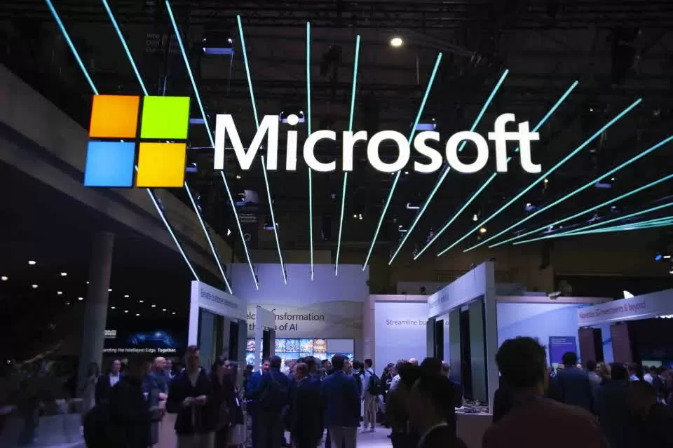 Microsoft thừa nhận cơn sốt AI gây quá tải hạ tầng đám mây đến năm 2026 Microsoft thừa nhận cơn sốt AI gây quá tải hạ tầng đám mây đến năm 2026