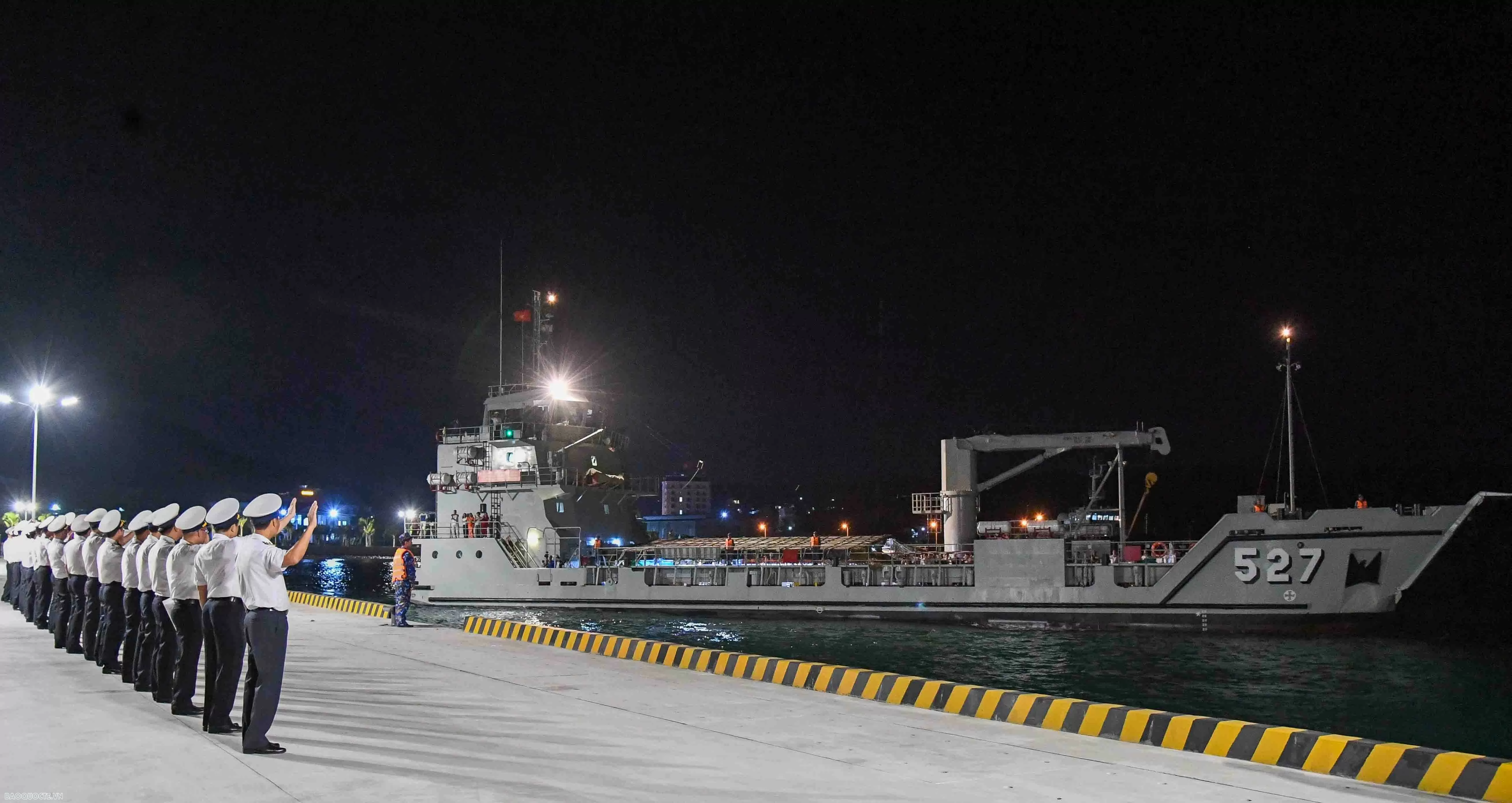 Vùng 5 tổ chức thăm, động viên, chúc Tết cán bộ, chiến sĩ và nhân dân vùng biển Tây Nam Vùng 5 Hải quân tổ chức thăm, động viên, chúc Tết cán bộ, chiến sĩ và nhân dân vùng biển Tây Nam