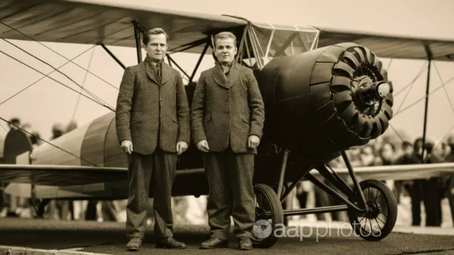Bức ảnh về anh em Orville Wilbur Wright được cho là do AI tạo ra. (Nguồn: AAP.com.au). Bức ảnh về anh em Orville Wilbur Wright được cho là do AI tạo ra. (Nguồn: AAP.com.au).