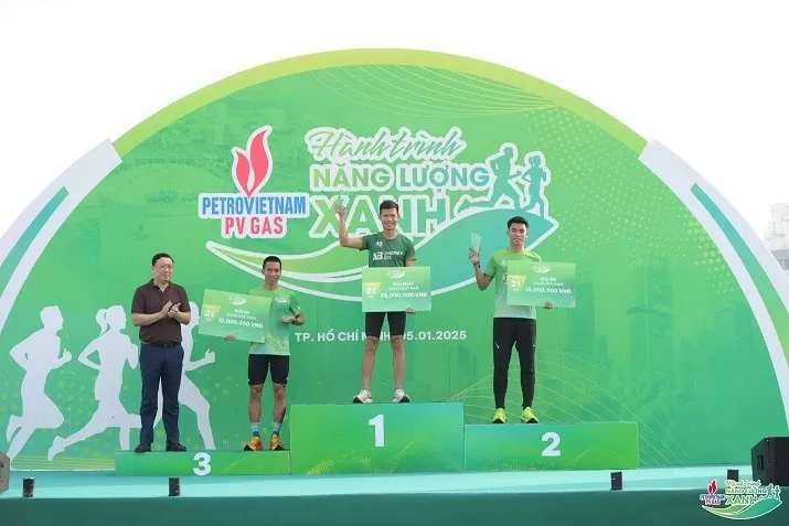 Hàng nghìn vận động viên cùng cam kết giảm phát thải carbon và bảo vệ môi trường sống Hàng nghìn vận động viên cùng cam kết giảm phát thải carbon và bảo vệ môi trường sống