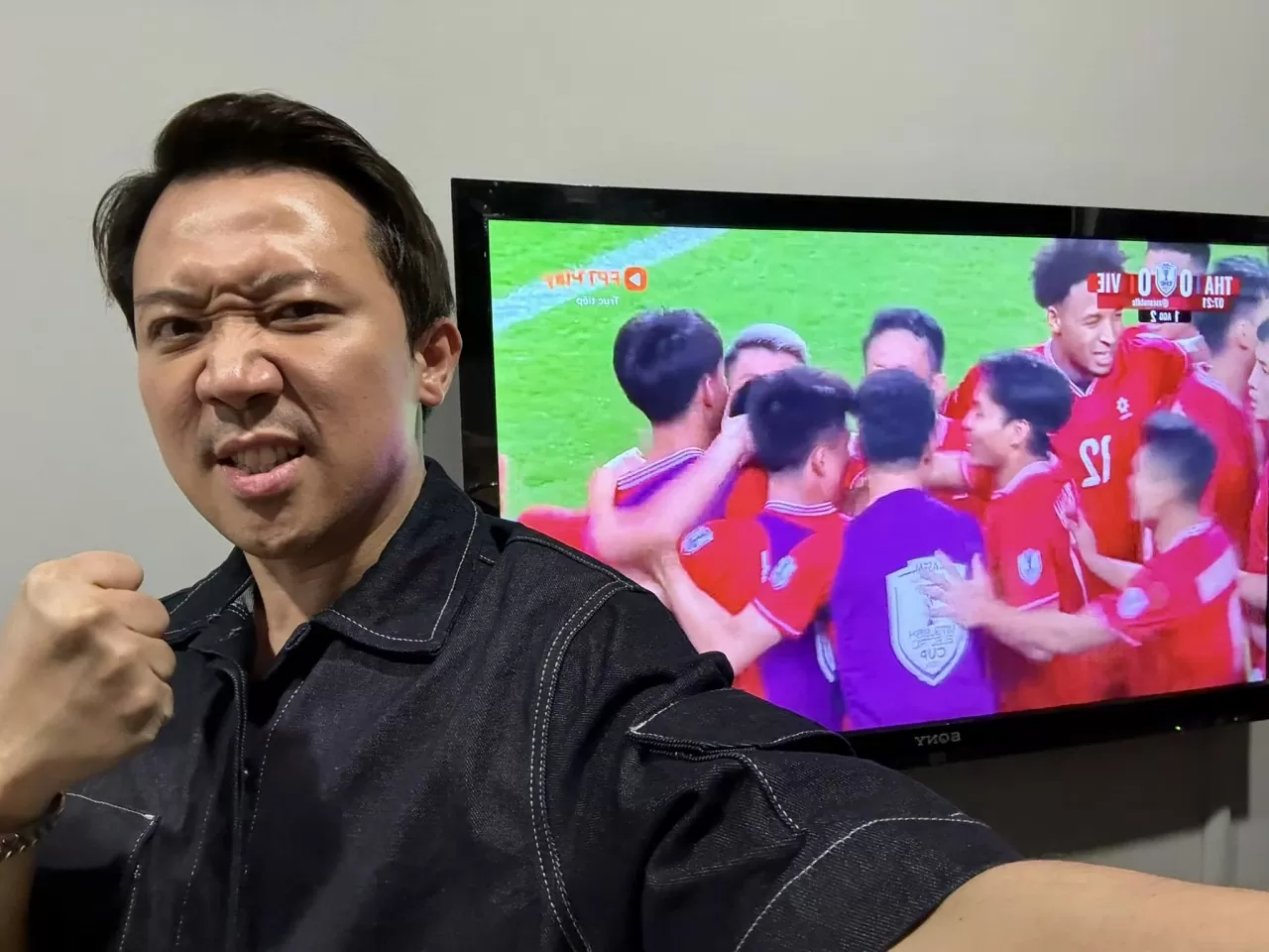 Trấn Thành viết: Xin vía chiến thắng hôm nay để phim tết năm nay anh thắng theo tụi em nha mấy siêu nhân Trấn Thành viết: Xin vía chiến thắng hôm nay để phim tết năm nay anh thắng theo tụi em nha mấy siêu nhân