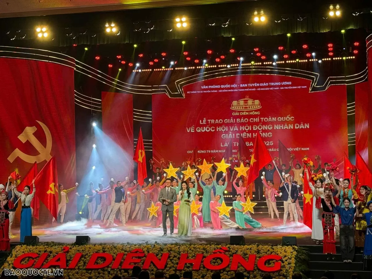 Lễ trao giải Diên Hồng lần thứ ba - 2025: Vinh danh 83 tác phẩm xuất sắc nhất Lễ trao giải Diên Hồng lần thứ ba 2025: Vinh danh 83 tác phẩm xuất sắc nhất