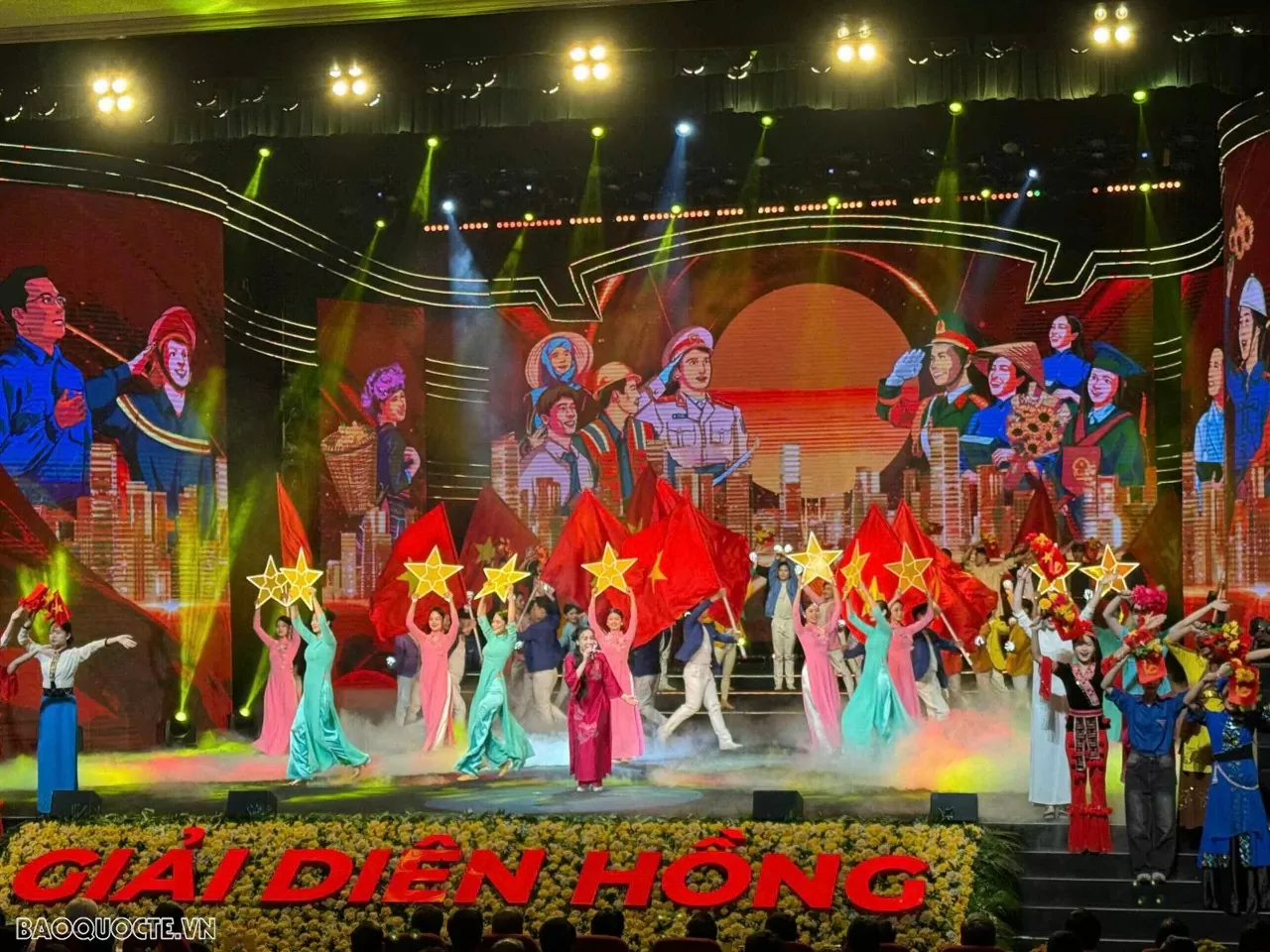 Lễ trao giải Diên Hồng lần thứ ba - 2025: Vinh danh 83 tác phẩm xuất sắc nhất Lễ trao giải Diên Hồng lần thứ ba 2025: Vinh danh 83 tác phẩm xuất sắc nhất