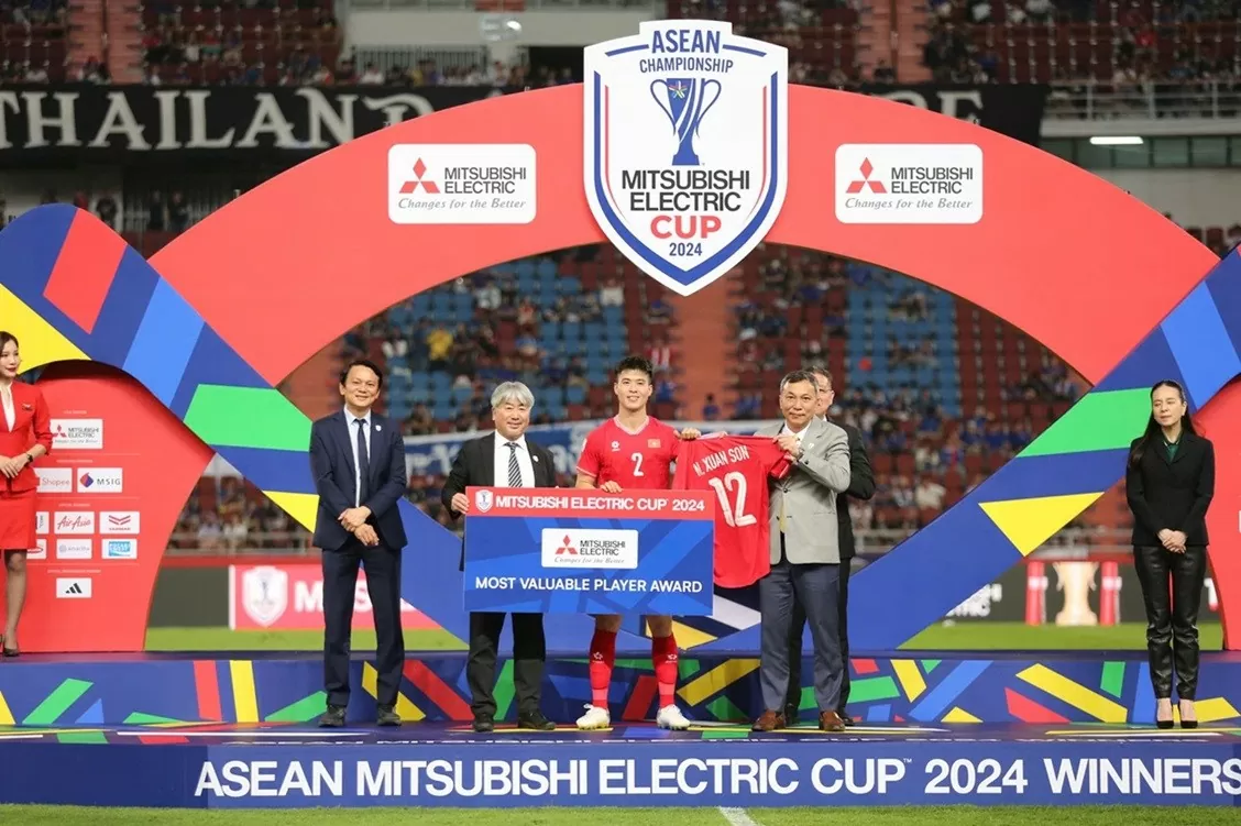 Xuân Son giành hai giải thưởng cá nhân ở ASEAN Cup 2024 Xuân Son giành hai giải thưởng cá nhân ở ASEAN Cup 2024