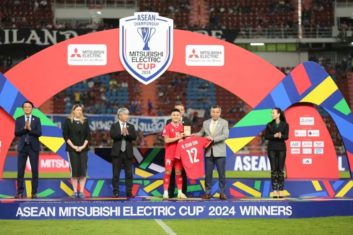 Xuân Son giành hai giải thưởng cá nhân ở ASEAN Cup 2024 Xuân Son giành hai giải thưởng cá nhân ở ASEAN Cup 2024