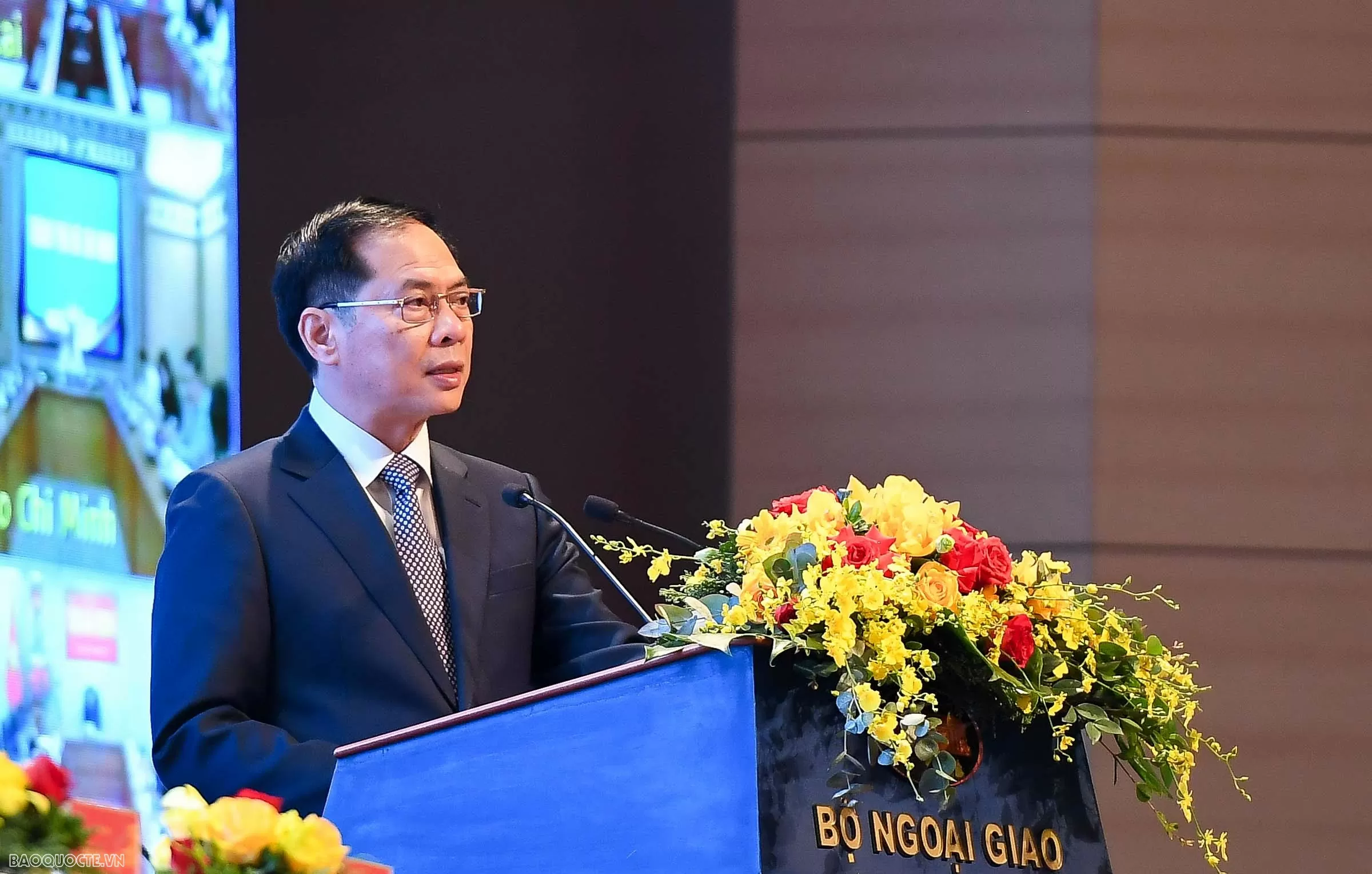 Phó Thủ tướng, Bộ trưởng Ngoại giao Bùi Thanh Sơn phát biểu khai mạc Hội nghị. (Ảnh: Nguyễn Hồng) Phó Thủ tướng, Bộ trưởng Ngoại giao Bùi Thanh Sơn phát biểu khai mạc Hội nghị. (Ảnh: Nguyễn Hồng)