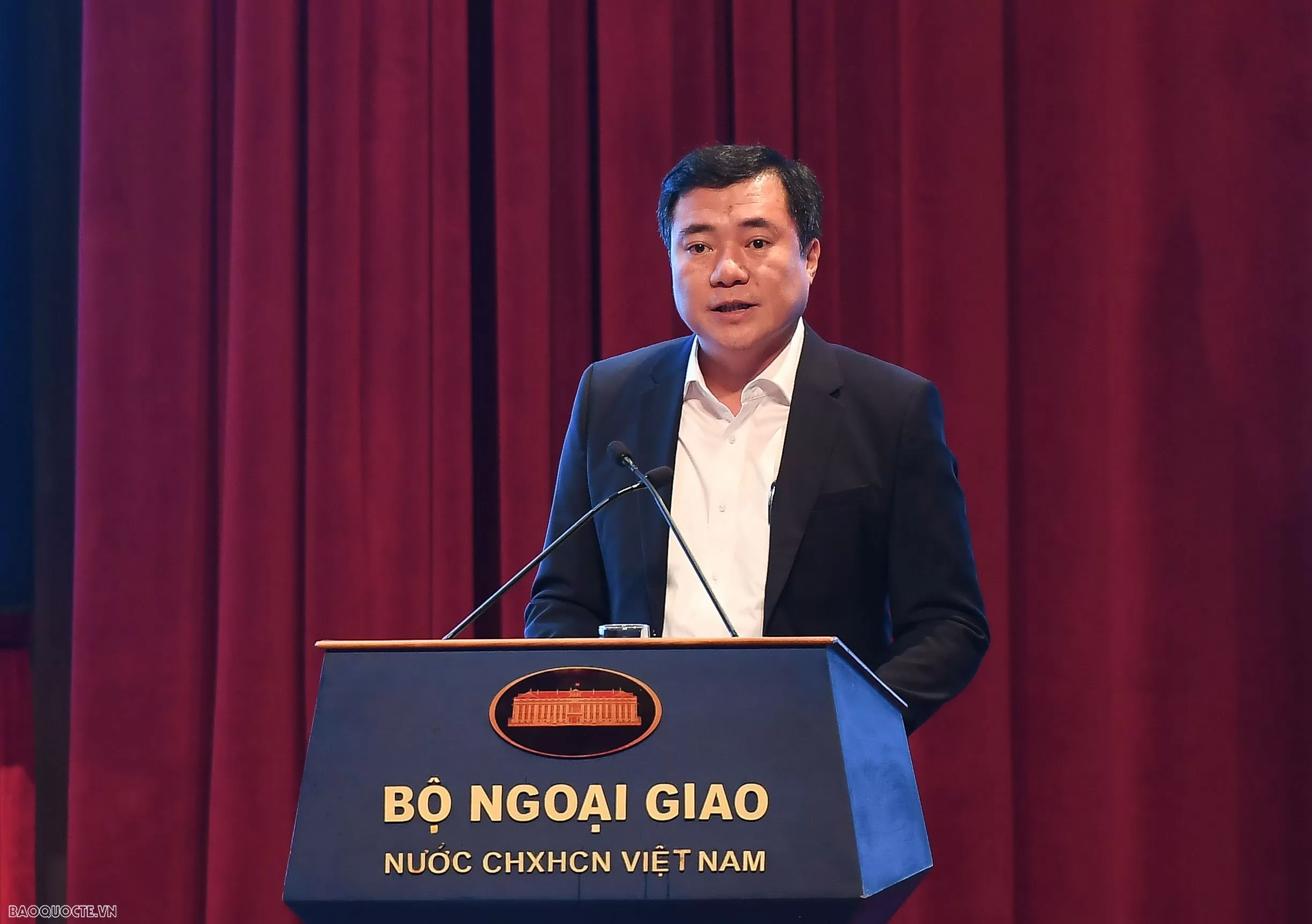 Phát huy mạnh mẽ vai trò tiên phong, trọng yếu, thường xuyên của Ngoại giao Việt Nam Phát huy mạnh mẽ vai trò tiên phong, trọng yếu, thường xuyên của Ngoại giao Việt Nam