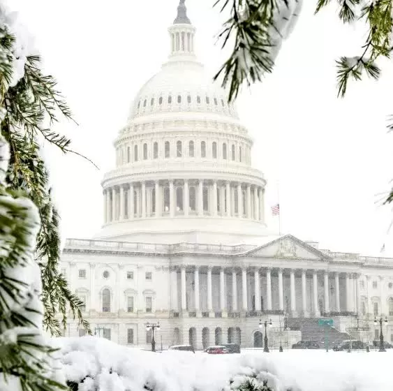 Mỹ: 'Giặc rét' ập đến, thủ đô Washington trong tình trạng khẩn cấp, Quốc hội vẫn họp về chiến thắng của ông Trump Mỹ: 'Giặc rét' ập đến, thủ đô Washington trong tình trạng khẩn cấp, Quốc hội vẫn họp về chiến thắng của ông Trump