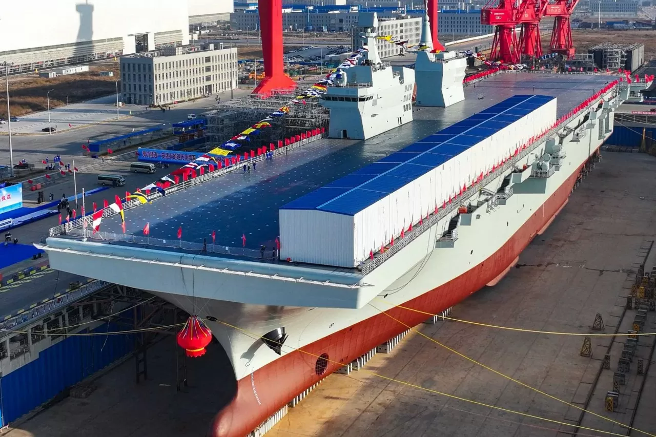 Tàu Type 076 con tàu mang số hiệu 51 và được đặt tên theo tỉnh Tứ Xuyên ở Tây Nam, Trung Quốc. (Nguồn: SCMP) Tàu Type 076 con tàu mang số hiệu 51 và được đặt tên theo tỉnh Tứ Xuyên ở Tây Nam, Trung Quốc. (Nguồn: SCMP)