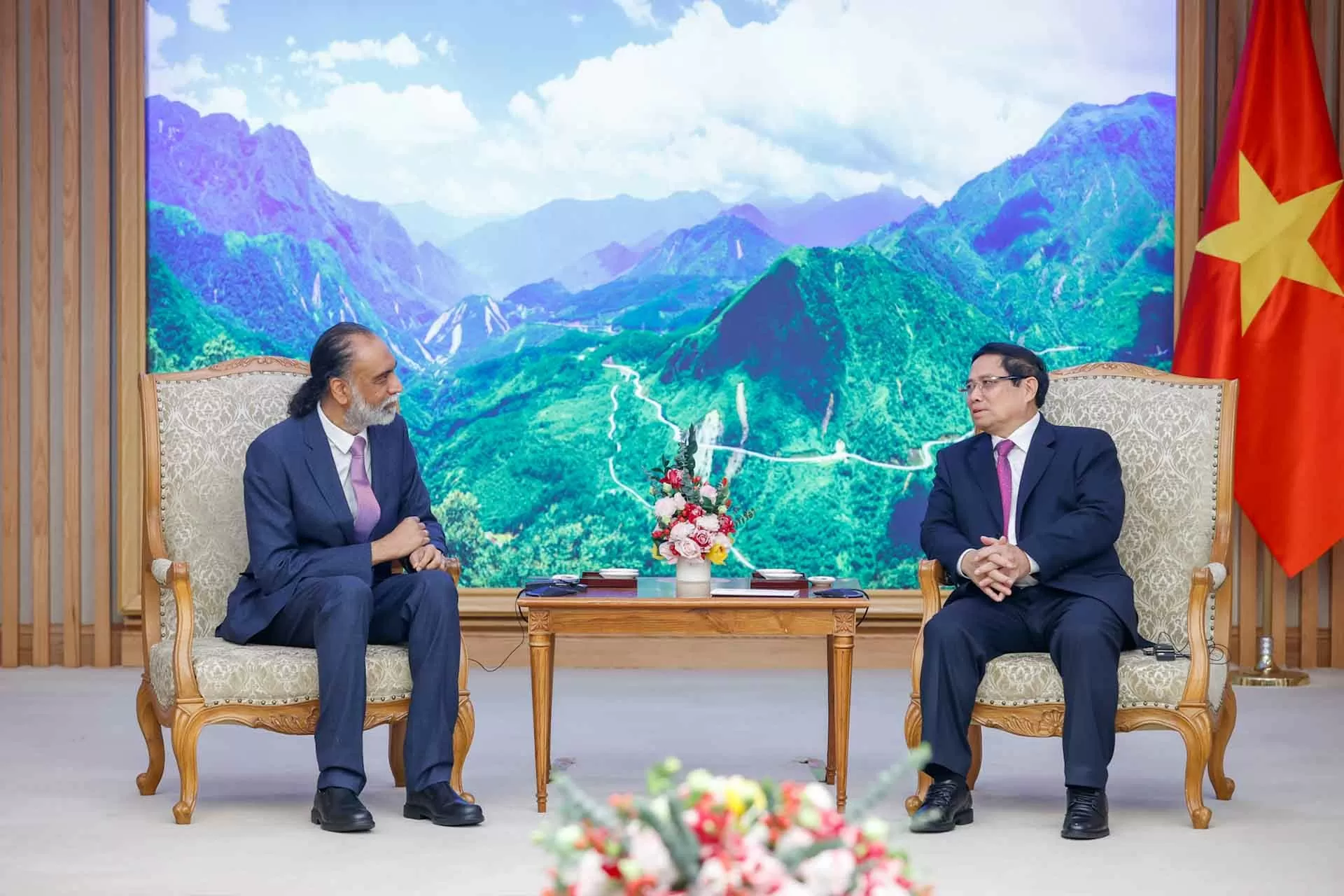 Thủ tướng Phạm Minh Chính tiếp Phó Tổng thư ký Liên hợp quốc về Công nghệ kỹ thuật số và công nghệ mới nổi Thủ tướng Phạm Minh Chính tiếp Phó Tổng thư ký Liên hợp quốc về Công nghệ kỹ thuật số và công nghệ mới nổi