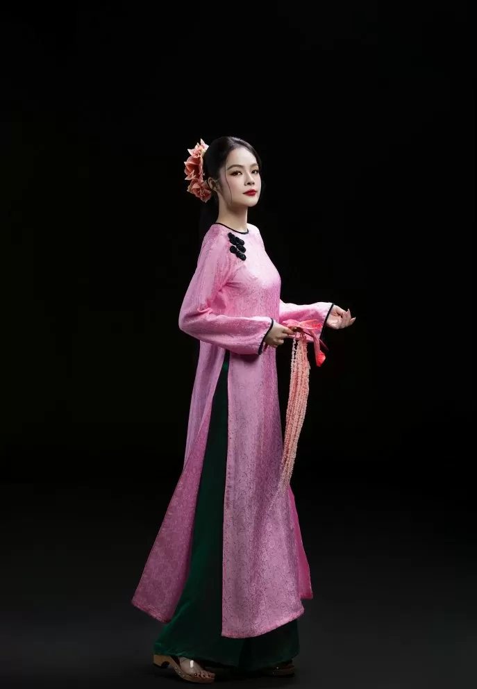 Diễn viên Dương Cẩm Lynh đẹp nền nã trong tà áo dài Diễn viên Dương Cẩm Lynh đẹp nền nã trong tà áo dài