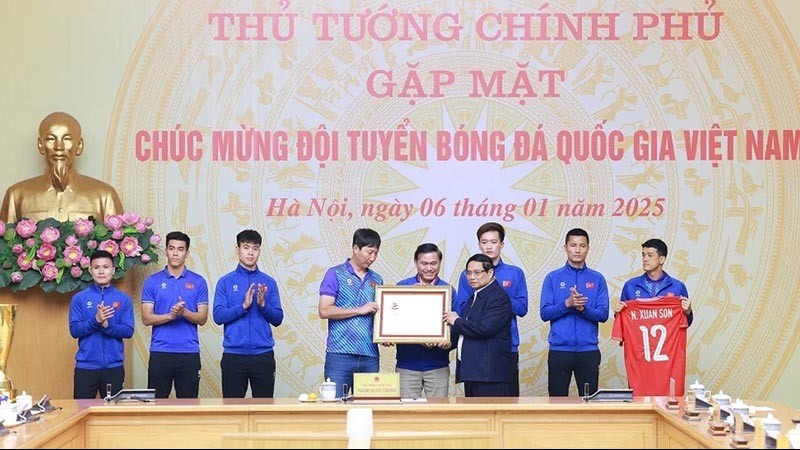 thu tuong gap mat khen thuong doi tuyen viet nam gianh chuc vo dich asean cup 2024