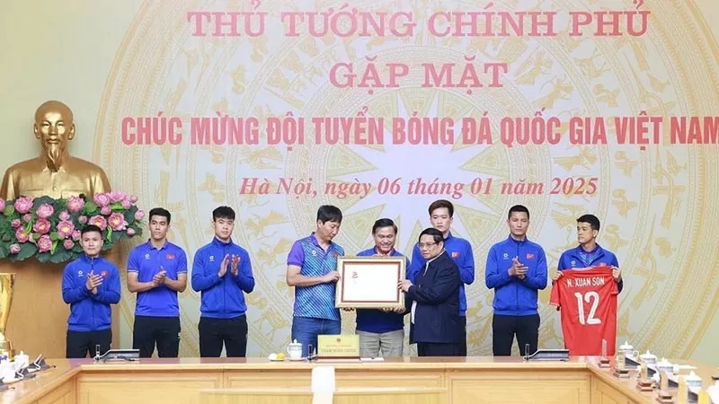 Thủ tướng gặp mặt, khen thưởng Đội tuyển Việt Nam giành chức vô địch ASEAN Cup 2024 Thủ tướng gặp mặt, khen thưởng Đội tuyển Việt Nam giành chức vô địch ASEAN Cup 2024