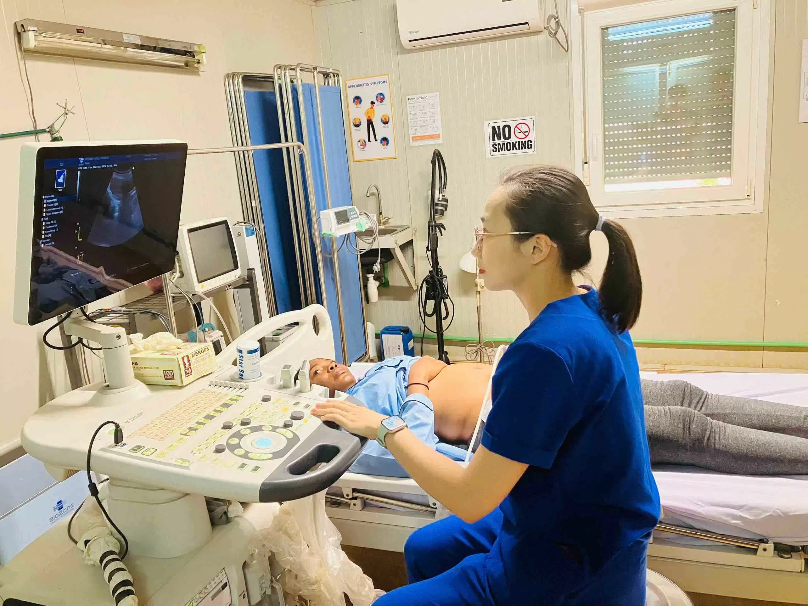 Bệnh viện dã chiến Việt Nam cấp cứu và điều trị thành công nữ quân nhân Ghana bị vỡ nang buồng trứng Bệnh viện dã chiến Việt Nam cấp cứu và điều trị thành công nữ quân nhân Ghana bị vỡ nang buồng trứng