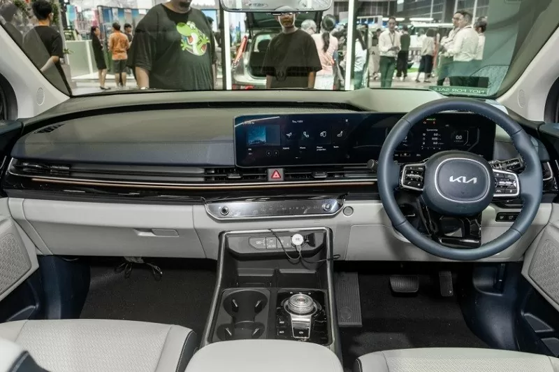 Kia Carnival hybrid 'rục rịch' ra mắt thị trường Việt Nam, giá dự kiến gần 1,85 tỷ đồng Kia Carnival hybrid 'rục rịch' ra mắt thị trường Việt Nam, giá dự kiến gần 1,85 tỷ đồng