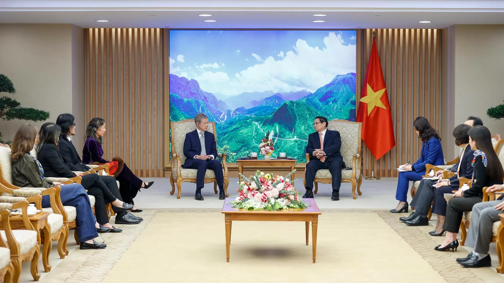 Berggruen Holdings sẵn sàng hợp tác, đầu tư, hỗ trợ Việt Nam trong đào tạo nguồn nhân lực Berggruen Holdings sẵn sàng hợp tác, đầu tư, hỗ trợ Việt Nam trong đào tạo nguồn nhân lực