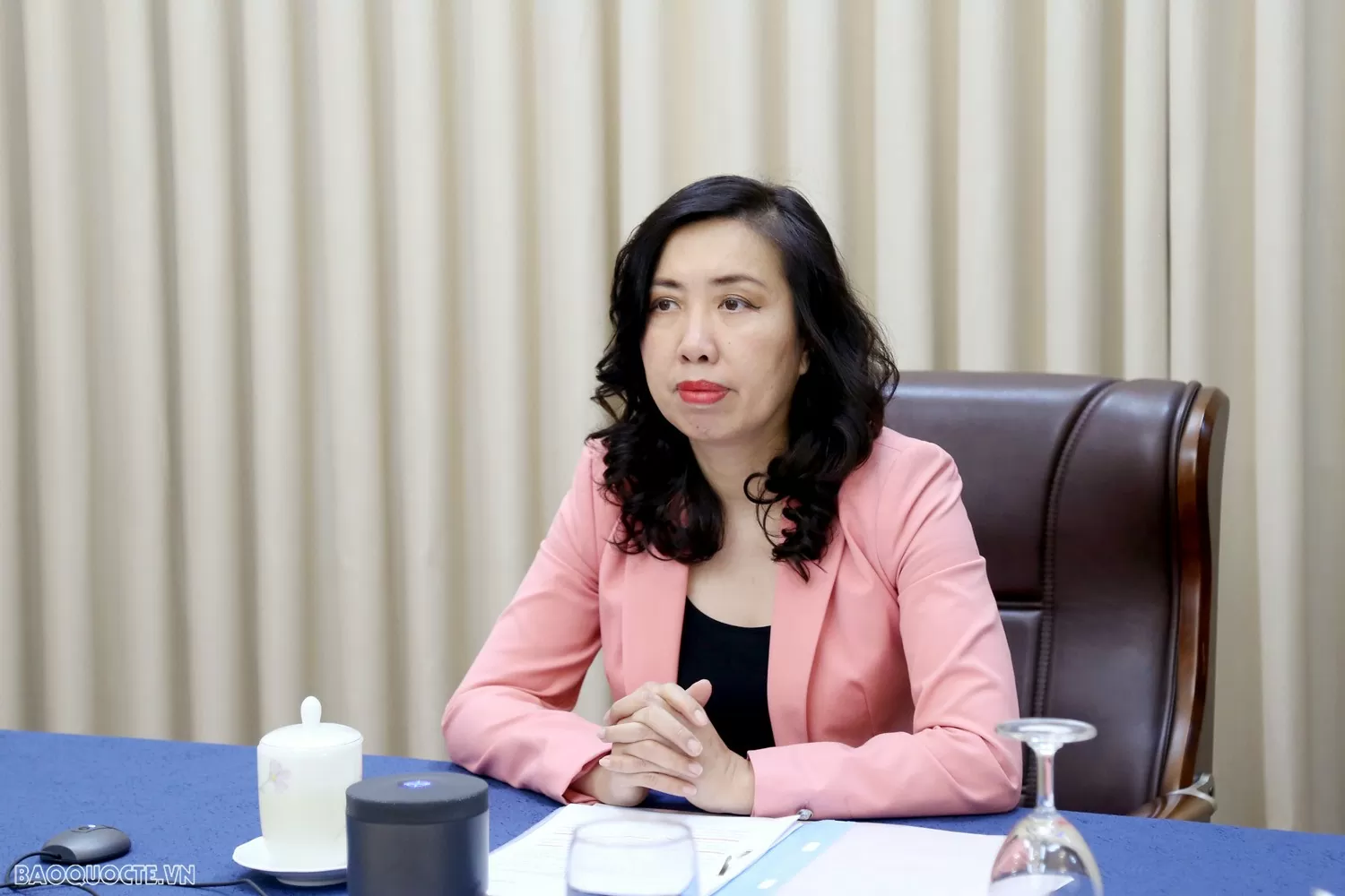 Thứ trưởng Ngoại giao Lê Thị Thu Hằng điện đàm với Thứ trưởng Ngoại giao Uzbekistan Ilkhom Khaydarov Thứ trưởng Ngoại giao Lê Thị Thu Hằng điện đàm với Thứ trưởng Ngoại giao Uzbekistan