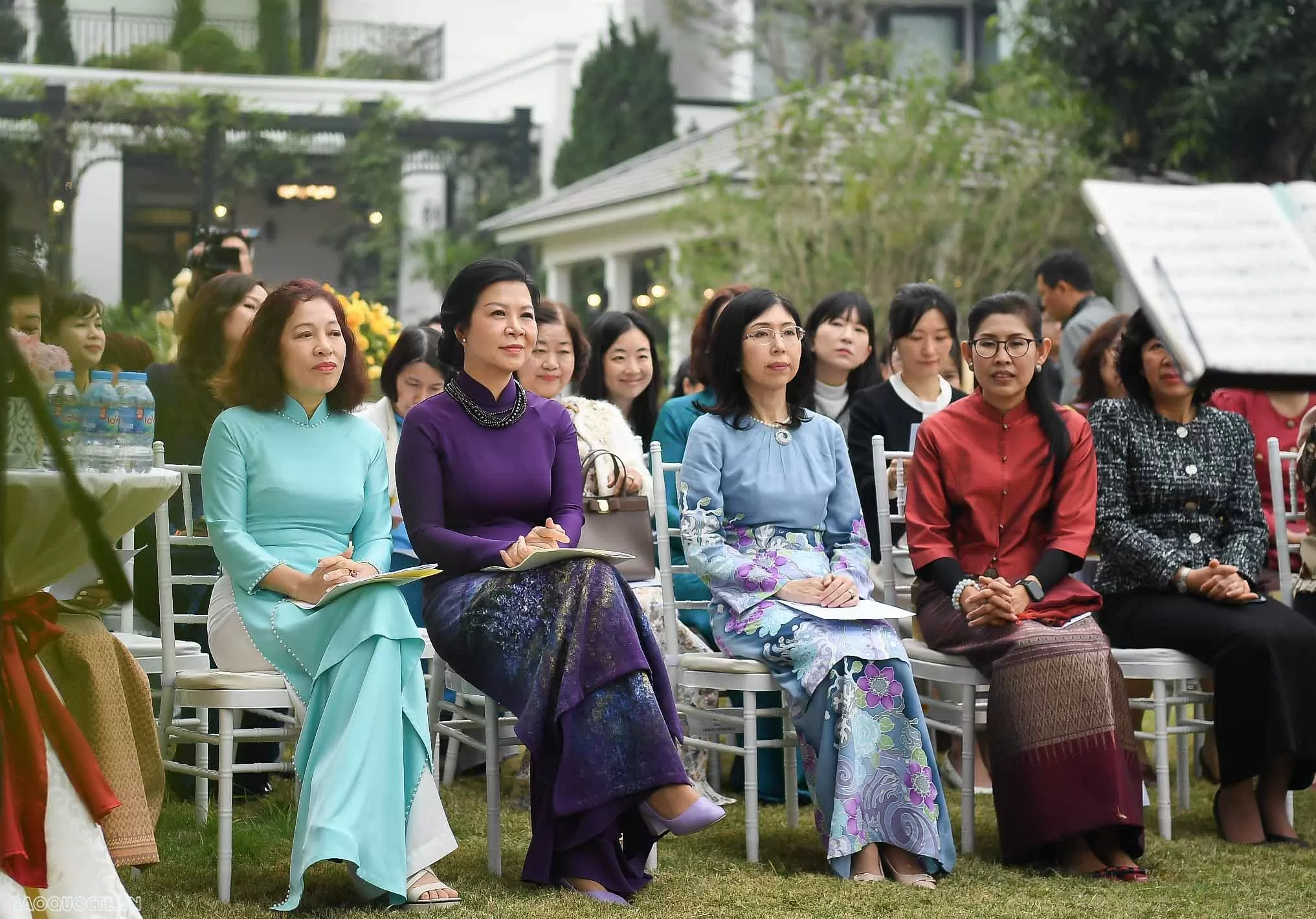 Phu nhân Tổng Bí thư: Sự thân tình, gần gũi của tất cả chị em giống như trong một gia đình ASEAN Phu nhân Tổng Bí thư: Sự thân tình, gần gũi của chị em Nhóm AWCH giống như trong một gia đình ASEAN