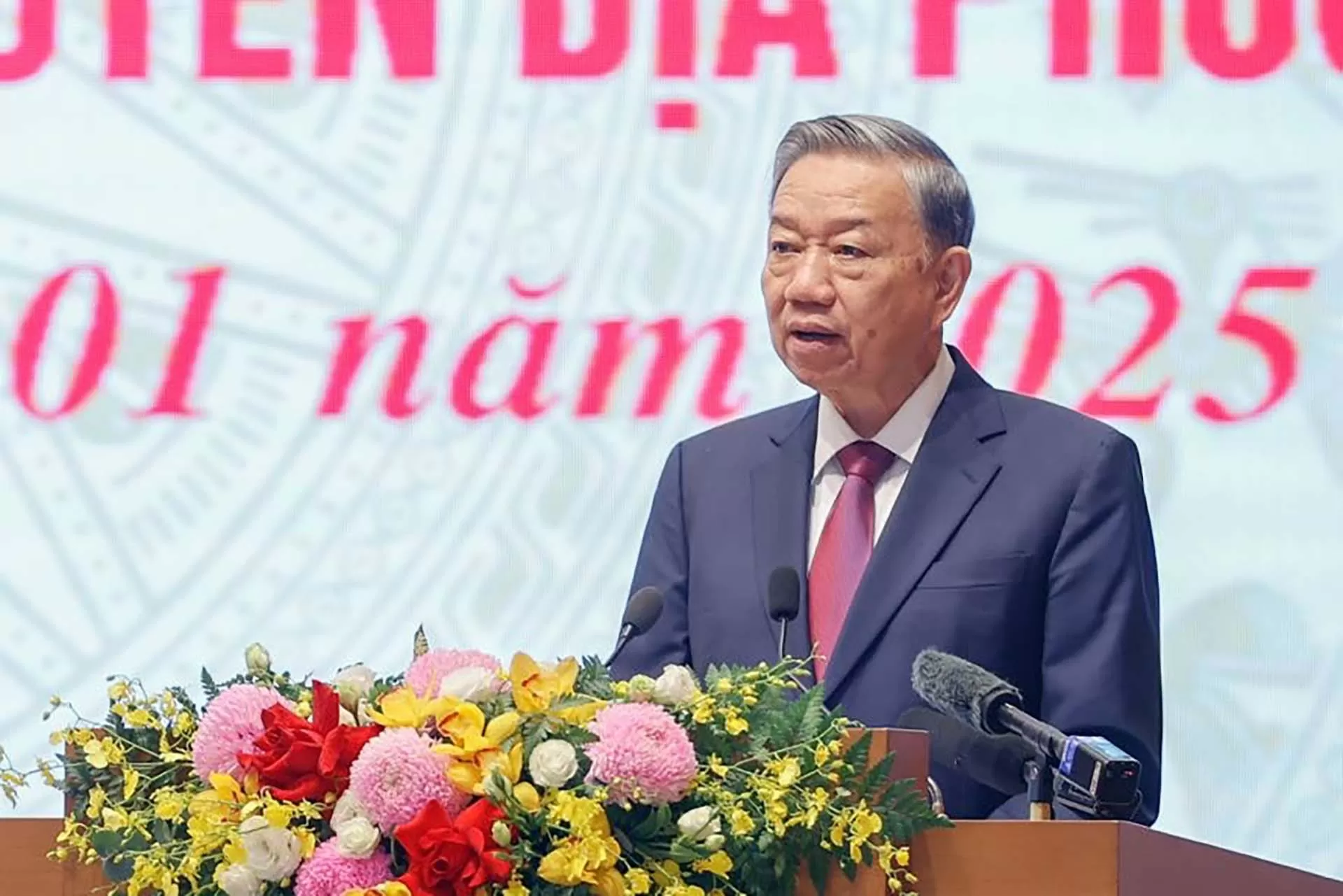 Tổng Bí thư Tô Lâm: Thống nhất nhận thức và hành động, tiếp tục tiến hành công cuộc đổi mới về kinh tế Tổng Bí thư Tô Lâm: Thống nhất nhận thức và hành động, tiếp tục tiến hành công cuộc đổi mới về kinh tế