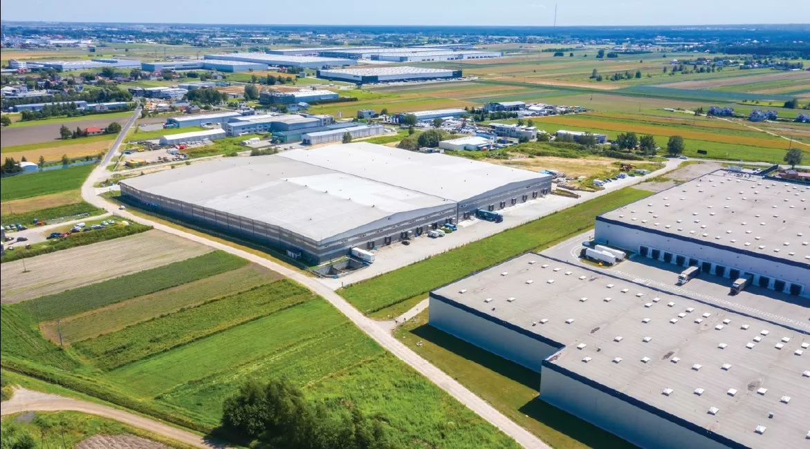 Doanh nghiệp nên đầu tư vào các ngành công nghiệp xanh hoặc phát triển sản phẩm có tính thân thiện với môi trường. (Nguồn: FPT) Doanh nghiệp nên đầu tư vào các ngành công nghiệp xanh hoặc phát triển sản phẩm có tính thân thiện với môi trường. (Nguồn: FPT)