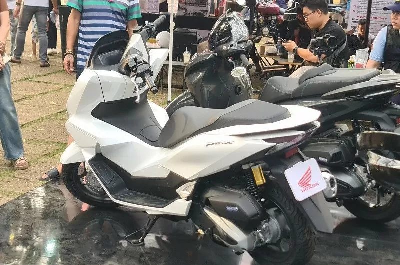 Cận cảnh xe tay ga Honda PCX 125 2025 vừa trình làng tại Việt Nam Cận cảnh xe tay ga Honda PCX 125 2025 vừa trình làng tại Việt Nam