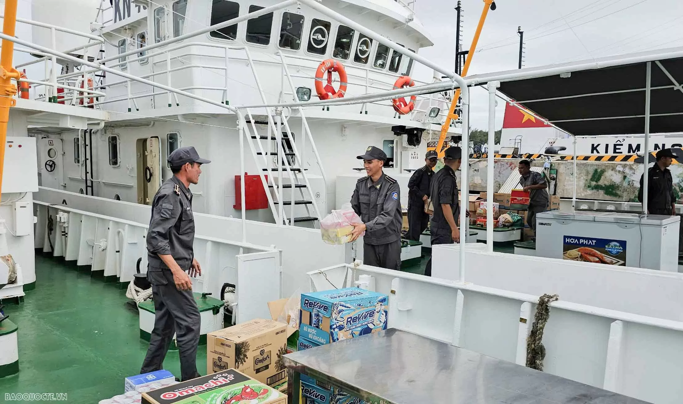 Đồng hành cùng ngư dân xuyên tết Nguyên đán Ất Tỵ 2025 Đồng hành cùng ngư dân xuyên tết Nguyên đán Ất Tỵ 2025