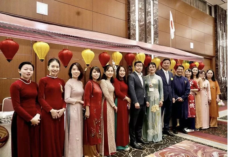 Ông Phạm Đình Thương – TGĐ SUNSHINE GLOBAL đồng hành cùng Triển lãm Ikebana International Fair 2024 do Đại sứ quán Việt Nam tại Nhật Bản đăng cai tổ chức, góp phần quảng bá văn hóa Việt Nam đến bạn bè quốc tế. Ông Phạm Đình Thương – TGĐ SUNSHINE GLOBAL đồng hành cùng Triển lãm Ikebana International Fair 2024 do Đại sứ quán Việt Nam tại Nhật Bản đăng cai tổ chức, góp phần quảng bá văn hóa Việt Nam đến bạn bè quốc tế.