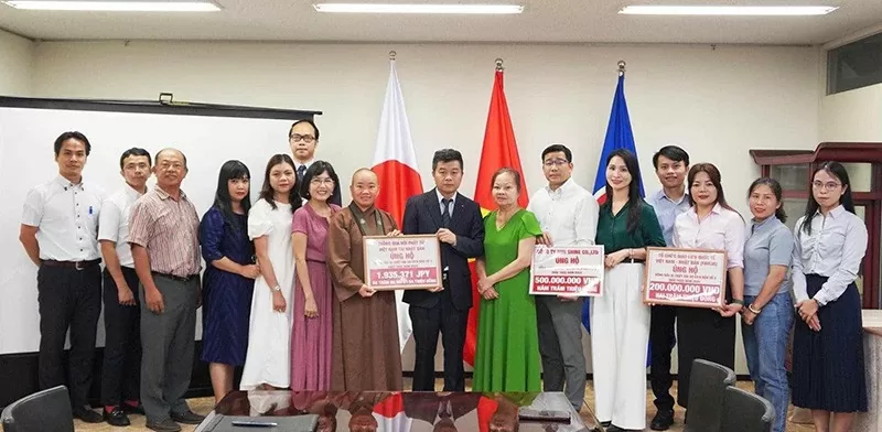 SUNSHINE GOLBAL vinh dự nhận Chứng nhận từ Đại sứ quán Việt Nam tại Nhật Bản cho việc đóng góp 500 triệu đồng, ủng hộ bà con chịu ảnh hưởng của bão Yagi. SUNSHINE GOLBAL vinh dự nhận Chứng nhận từ Đại sứ quán Việt Nam tại Nhật Bản cho việc đóng góp 500 triệu đồng, ủng hộ bà con chịu ảnh hưởng của bão Yagi.