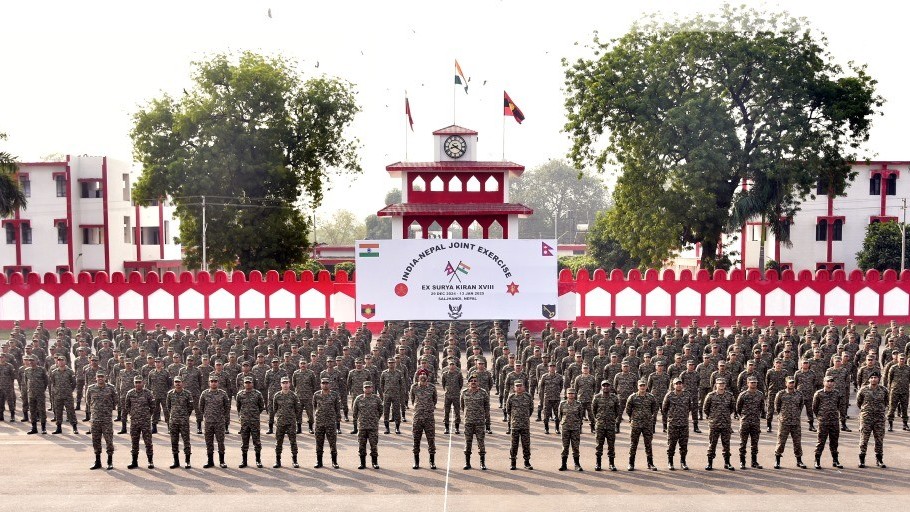 an do trang bi ngu loi hang nang the he moi gia tang hop tac quan su voi lang gieng nepal